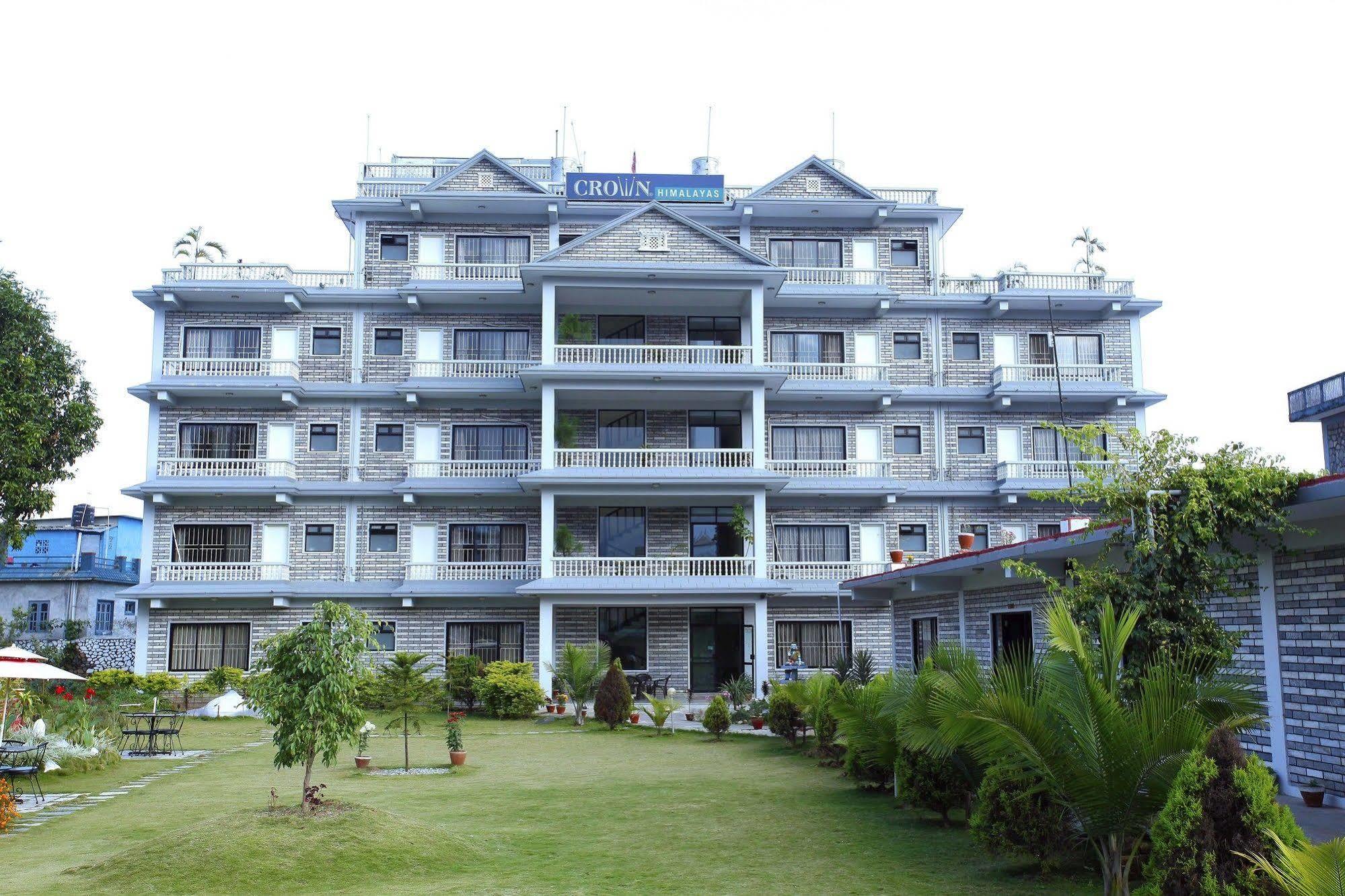 Hotel Crown Himalayas Pokhara Esterno foto